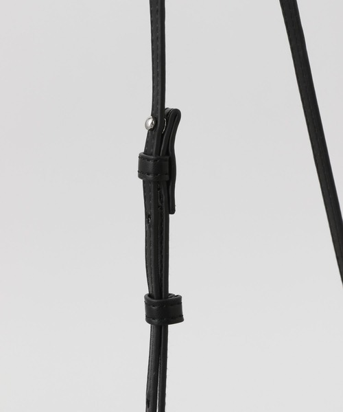 A part by（アパートバイ）の「バンブーハンドルラウンドバッグ（ショルダーバッグ・レディース・ブラック/ベージュ・FREE）」の21枚目の写真