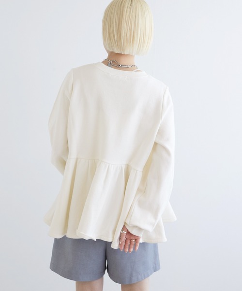w closet(ダブルクローゼット)の「裏毛ペプラムトップス(スウェット・レディース・オートミール/ピンク/オフホワイト・FREE)」の13枚目の写真