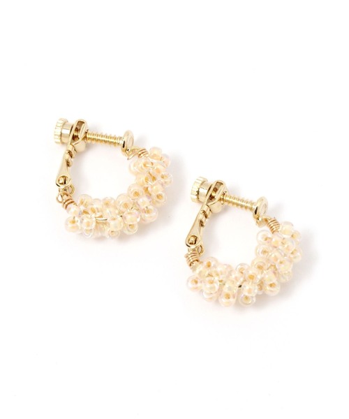 niko and...(ニコアンド)の「ビーズアーチイヤリング(イヤリング・レディース・レッド/ブルー/アイボリー・0)」の2枚目の写真