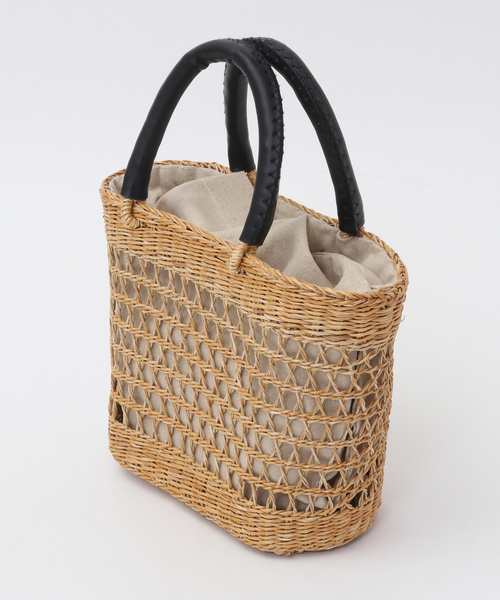 MELROSE claire（メルローズ クレール）の「【Shesay 涼し気なシーグラスのテーパードミニバッグ】（かごバッグ・レディース・ナチュラル・FREE）」の2枚目の写真