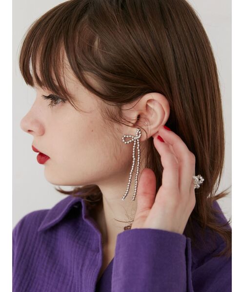 jouetie（ジュエティ）の「ビーズリボンピアス（ピアス（両耳用）・レディース・オフホワイト/シルバー・FREE）」の4枚目の写真