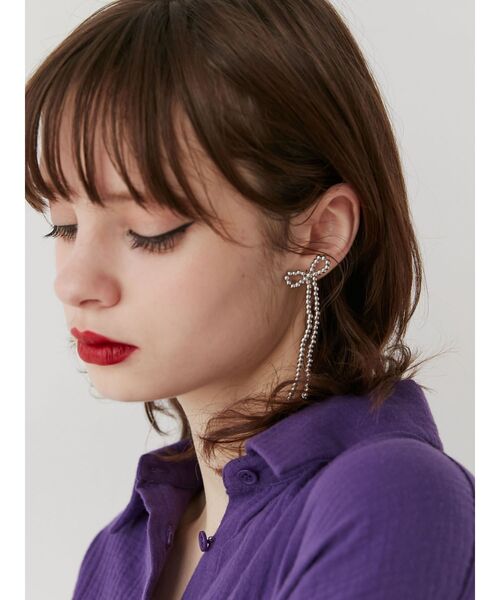 jouetie（ジュエティ）の「ビーズリボンピアス（ピアス（両耳用）・レディース・オフホワイト/シルバー・FREE）」の5枚目の写真