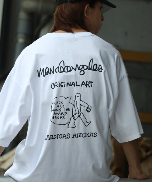 Mark Gonzales(マーク・ゴンザレス)の「【Mark Gonzales/マーク ゴンザレス】アートワークデザインプリント ビッグシルエット半袖Tシャツ(Tシャツ/カットソー・メンズ・ホワイト系1/ホワイト系2/ブラック系5/ブラック系6/ブルー系6/ブラック系7/ブルー系7/ブラック系8/ブルー系8/ベージュ系1/ブラック系2/ブルー系2/ホワイト系3/ベージュ系3/ブラック系4/ブルー系4/ホワイト系5/ベージュ系8/ブラック系1/ベージュ系2/ブラック系3/ブルー系3/ホワイト系4/ブルー系5/ホワイト系6/ブルー系1/ベージュ系4/ベージュ系5/ベージュ系6/ホワイト系7/ベージュ系7/ホワイト系8・M/L/XL)」の4枚目の写真