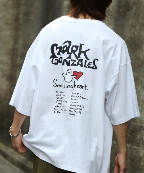 Mark Gonzales(マーク・ゴンザレス)の「【Mark Gonzales/マーク ゴンザレス】アートワークデザインプリント ビッグシルエット半袖Tシャツ(Tシャツ/カットソー・メンズ・ホワイト系1/ホワイト系2/ブラック系5/ブラック系6/ブルー系6/ブラック系7/ブルー系7/ブラック系8/ブルー系8/ベージュ系1/ブラック系2/ブルー系2/ホワイト系3/ベージュ系3/ブラック系4/ブルー系4/ホワイト系5/ベージュ系8/ブラック系1/ベージュ系2/ブラック系3/ブルー系3/ホワイト系4/ブルー系5/ホワイト系6/ブルー系1/ベージュ系4/ベージュ系5/ベージュ系6/ホワイト系7/ベージュ系7/ホワイト系8・M/L/XL)」の9枚目の写真