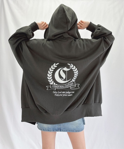 ENVYM（アンビー）の「エンブレムルーズパーカー（パーカー・レディース・ブラック/ホワイト/ベージュ・FREE）」の17枚目の写真