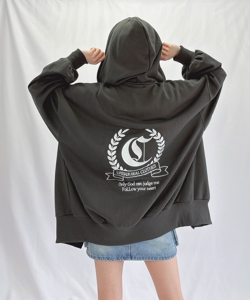 ENVYM（アンビー）の「エンブレムルーズパーカー（パーカー・レディース・ブラック/ホワイト/ベージュ・FREE）」の18枚目の写真