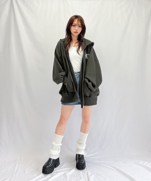 ENVYM（アンビー）の「エンブレムルーズパーカー（パーカー・レディース・ブラック/ホワイト/ベージュ・FREE）」の21枚目の写真