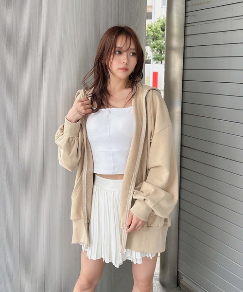 ENVYM（アンビー）の「エンブレムルーズパーカー（パーカー・レディース・ブラック/ホワイト/ベージュ・FREE）」の12枚目の写真