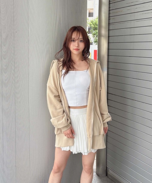 ENVYM（アンビー）の「エンブレムルーズパーカー（パーカー・レディース・ブラック/ホワイト/ベージュ・FREE）」の14枚目の写真