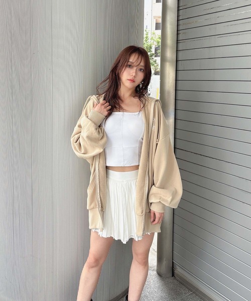 ENVYM（アンビー）の「エンブレムルーズパーカー（パーカー・レディース・ブラック/ホワイト/ベージュ・FREE）」の15枚目の写真