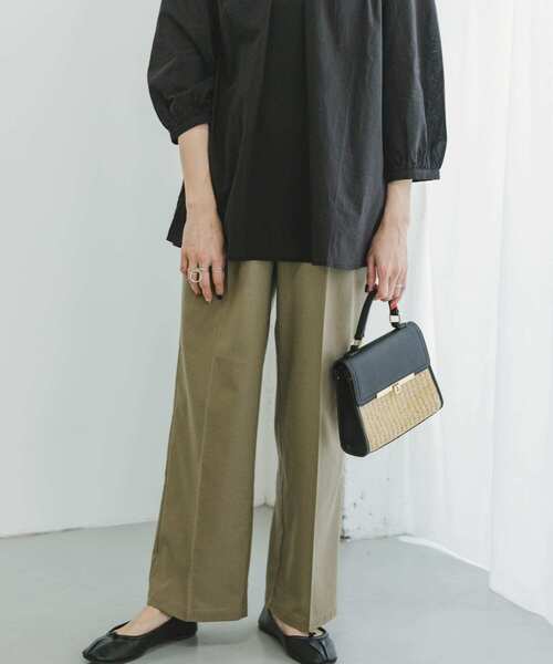 ITEMS URBANRESEARCH(アイテムズ アーバンリサーチ)の「『セットアップ対応』『洗濯可』リサイクルリネンセンタープレスパンツ(その他パンツ・レディース・ブラウン/ブラック/ライトカーキ・FREE)」の1枚目の写真