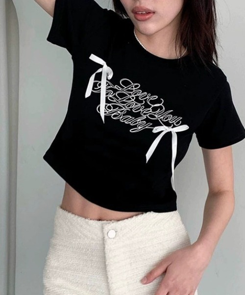 Vipoa(ヴィポア)の「ribbon lettering tee(Tシャツ/カットソー・レディース・ブラック/ホワイト・FREE)」の3枚目の写真