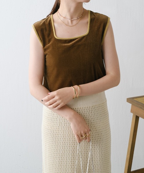 COLLAGE GALLARDAGALANTE（コラージュガリャルダガランテ）の「配色ベロアノースリーブT/WEB限定カラー展開（Tシャツ/カットソー・レディース・カーキ/ネイビー/グレー・FREE）」の2枚目の写真