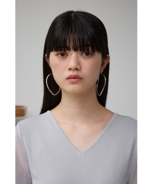 AZUL by moussy（アズールバイマウジー）の「ビッグオーバルフープピアス（ピアス（両耳用）・レディース・ゴールド系その他/シルバー・FREE）」の4枚目の写真