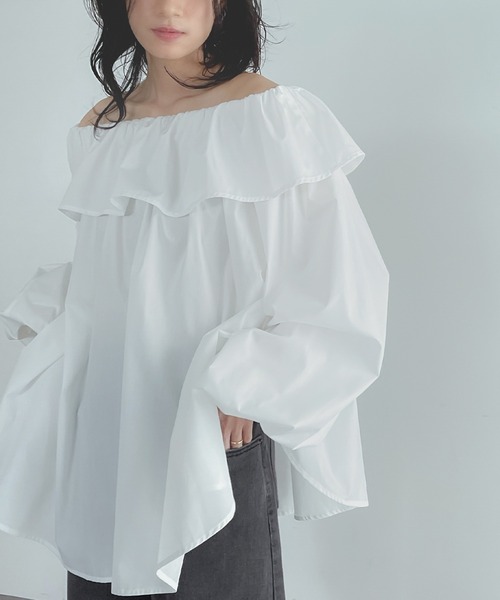 ELFRANK(エルフランク)の「2wayオフショルダーフリルチュニックブラウス(シャツ/ブラウス・レディース・オフホワイト/ブラック・FREE)」の5枚目の写真