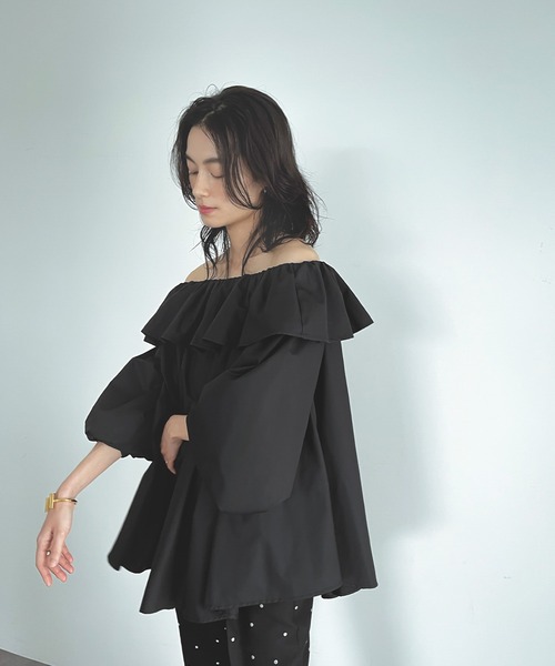 ELFRANK(エルフランク)の「2wayオフショルダーフリルチュニックブラウス(シャツ/ブラウス・レディース・オフホワイト/ブラック・FREE)」の12枚目の写真