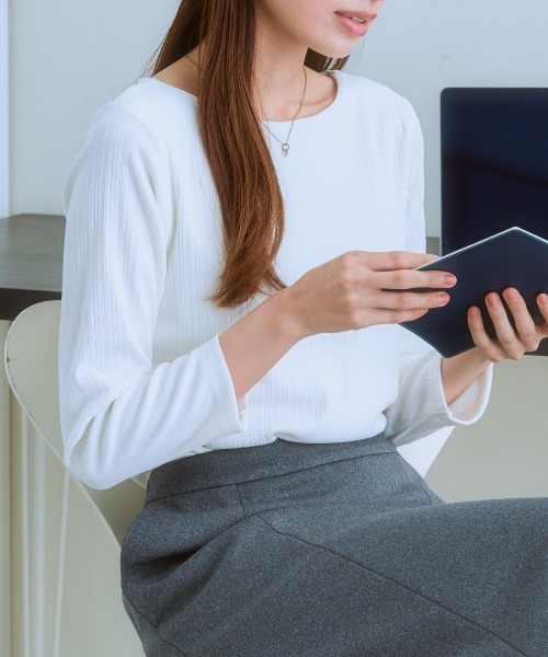 7days Life Styling（セブンデイズライフスタイリング）の「透け対策ダブルフロントランダムリブボートネック９分袖トップス（Tシャツ/カットソー・レディース・モカ/チャコール/ホワイト系/オフホワイト・LL/L/M/S）」の17枚目の写真