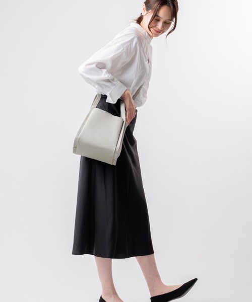 MURA(ムラ)の「PU(合成皮革) 高見え ショルダーベルト付き キューブバッグ(ショルダーバッグ・レディース・グレー/ブラック/ダークブラウン/キャメル/ベージュ/ネイビー・FREE)」の3枚目の写真