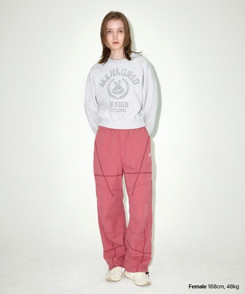 MAHAGRID(マハグリッド)の「『mahagrid/マハグリッド』 VINTAGE COLLEGE CROP SWEATSHIRT/ヴィンテージカレッジ クロップ スウェットシャツ(スウェット・レディース・ライトグレー/チャコールグレー・FREE)」の7枚目の写真