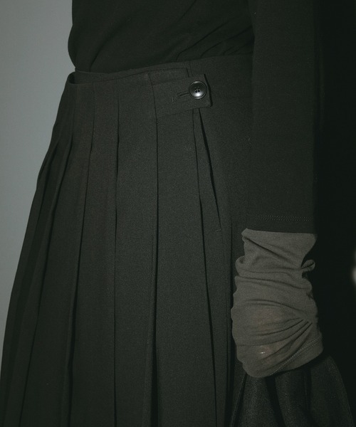 MANOF(マノフ)の「WIDE PLEATS SKIRT(スカート・レディース・ベージュ/ブラック・S/M)」の14枚目の写真