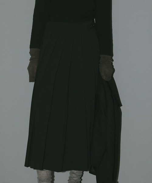 MANOF(マノフ)の「WIDE PLEATS SKIRT(スカート・レディース・ベージュ/ブラック・S/M)」の9枚目の写真