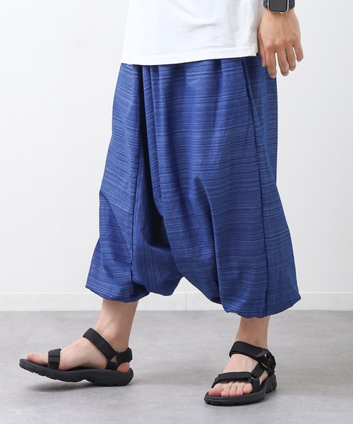MARAI(マーライ)の「コットン100% ストライプ織り エスニックサルエルパンツ(その他パンツ・レディース・ブラウン/ライトグリーン/グリーン/ネイビー/ベージュ/ブルー/グレー/ライトブラウン/ブラック/カーキ/ダークブルー/レッド/ワインレッド/パープル/ピンク/オレンジ/ライトパープル・FREE)」の11枚目の写真