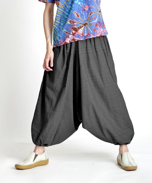 MARAI(マーライ)の「コットン100% ストライプ織り エスニックサルエルパンツ(その他パンツ・レディース・ブラウン/ライトグリーン/グリーン/ネイビー/ベージュ/ブルー/グレー/ライトブラウン/ブラック/カーキ/ダークブルー/レッド/ワインレッド/パープル/ピンク/オレンジ/ライトパープル・FREE)」の19枚目の写真