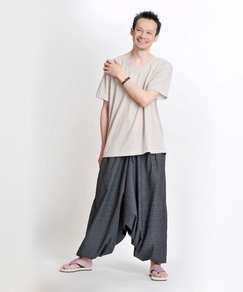 MARAI(マーライ)の「コットン100% ストライプ織り エスニックサルエルパンツ(その他パンツ・レディース・ブラウン/ライトグリーン/グリーン/ネイビー/ベージュ/ブルー/グレー/ライトブラウン/ブラック/カーキ/ダークブルー/レッド/ワインレッド/パープル/ピンク/オレンジ/ライトパープル・FREE)」の20枚目の写真