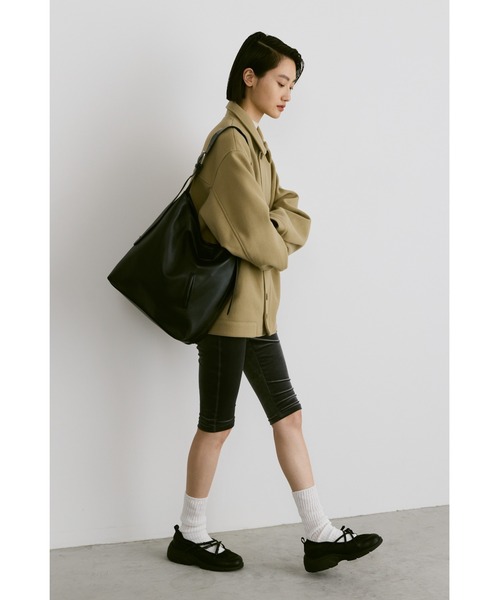 un/neu(アンノイ)の「クロスリボンボリュームストラップシューズ(ローファー・レディース・ブラック/シルバー・LARGE/MEDIUM/SMALL)」の10枚目の写真
