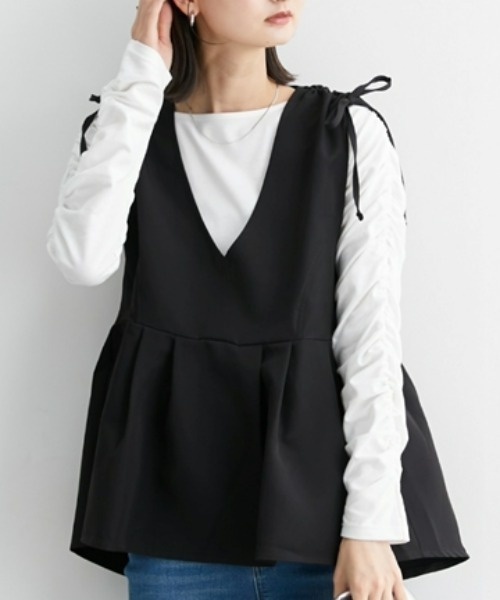 nissen（ニッセン）の「肩シャーリングデザインペプラムベスト（ベスト・レディース・ブラック/ネイビー系・M/L）」の2枚目の写真