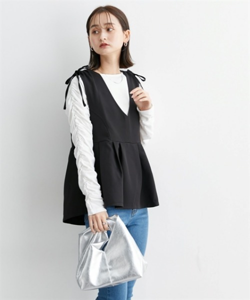 nissen（ニッセン）の「肩シャーリングデザインペプラムベスト（ベスト・レディース・ブラック/ネイビー系・M/L）」の10枚目の写真