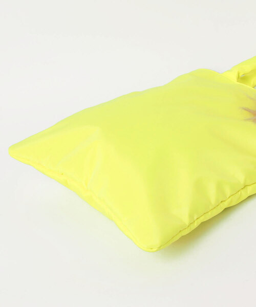 COMMON WARE(コモンウェアー)の「EM:cheek neon monster tote モンスターチャーム ピローネオントート(トートバッグ・レディース・オレンジ/イエロー/ピンク/グリーン・FREE)」の22枚目の写真