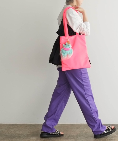 EM:cheek neon monster tote モンスターチャーム ピローネオン