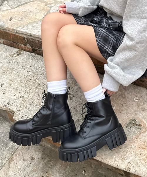 clear（クリア）の「トラックソールレースアップブーツ［大人 カジュアル 着回し力抜群］≪再入荷≫（ブーツ・レディース・ブラック・M/L）」の9枚目の写真