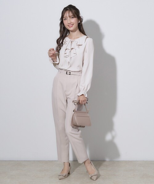 couture brooch(クチュールブローチ)の「【セレモニーシーン/お仕事にも】ラッフルフリルブラウス(シャツ/ブラウス・レディース・ピンク/ネイビー/オフホワイト・36/38/40/42)」の10枚目の写真