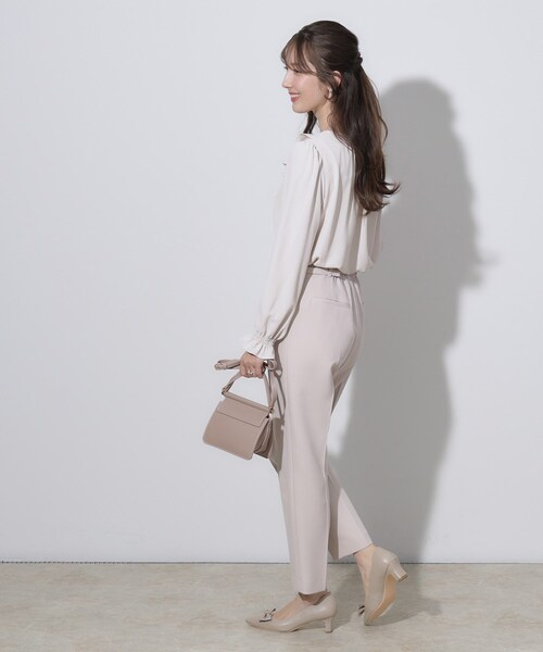 couture brooch(クチュールブローチ)の「【セレモニーシーン/お仕事にも】ラッフルフリルブラウス(シャツ/ブラウス・レディース・ピンク/ネイビー/オフホワイト・36/38/40/42)」の11枚目の写真