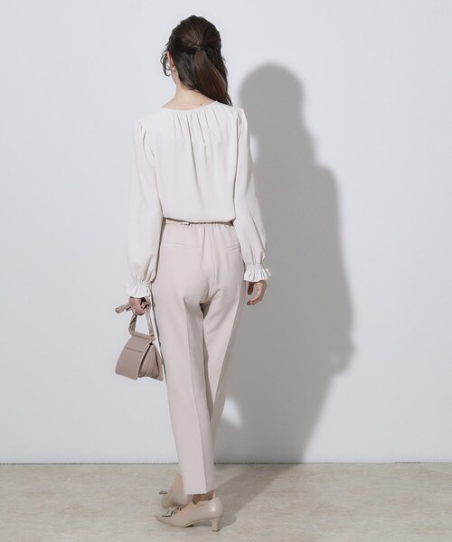 couture brooch(クチュールブローチ)の「【セレモニーシーン/お仕事にも】ラッフルフリルブラウス(シャツ/ブラウス・レディース・ピンク/ネイビー/オフホワイト・36/38/40/42)」の12枚目の写真