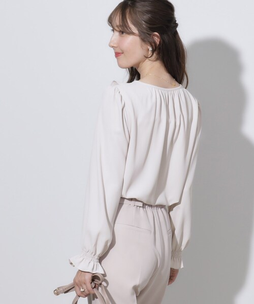 couture brooch(クチュールブローチ)の「【セレモニーシーン/お仕事にも】ラッフルフリルブラウス(シャツ/ブラウス・レディース・ピンク/ネイビー/オフホワイト・36/38/40/42)」の16枚目の写真