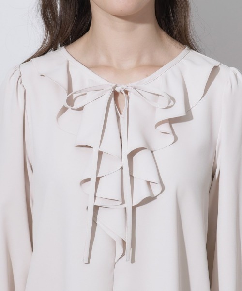 couture brooch(クチュールブローチ)の「【セレモニーシーン/お仕事にも】ラッフルフリルブラウス(シャツ/ブラウス・レディース・ピンク/ネイビー/オフホワイト・36/38/40/42)」の6枚目の写真