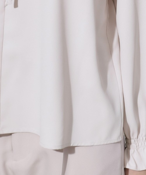 couture brooch(クチュールブローチ)の「【セレモニーシーン/お仕事にも】ラッフルフリルブラウス(シャツ/ブラウス・レディース・ピンク/ネイビー/オフホワイト・36/38/40/42)」の4枚目の写真