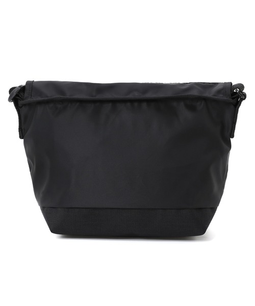 Manhattan Portage（マンハッタンポーテージ）の「Nylon Messenger Bag JR Flap Zipper Pocket ALPHA（メッセンジャーバッグ・メンズ・グレー/ブラック・SMALL）」の7枚目の写真