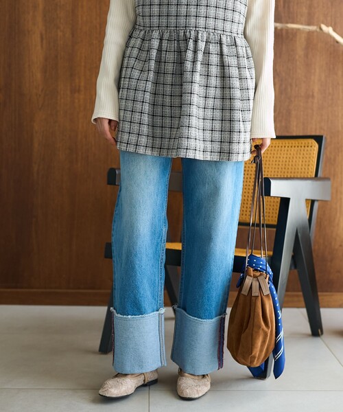 FREAK'S STORE(フリークスストア)の「ロールアップ ワイドデニム(デニムパンツ・レディース・ターコイズブルー/ネイビー/サックスブルー・SMALL/MEDIUM/LARGE)」の4枚目の写真