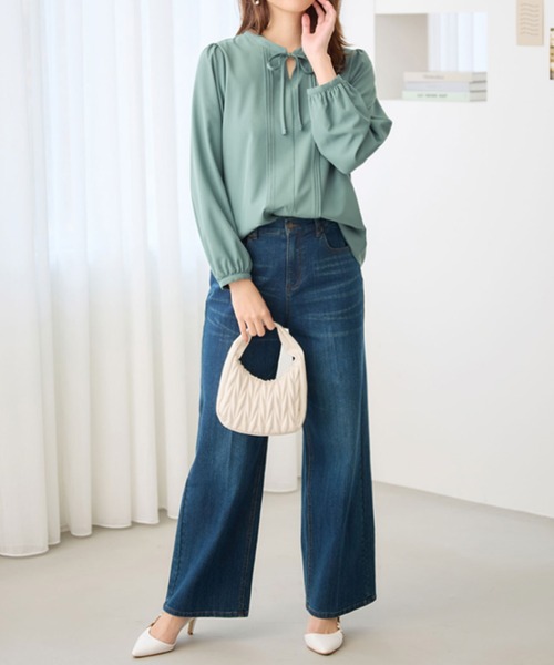 alotta(アロッタ)の「ピンタックデザインリボンブラウス(シャツ/ブラウス・レディース・グリーン/ホワイト/ネイビー・3L/LL/L/M)」の20枚目の写真