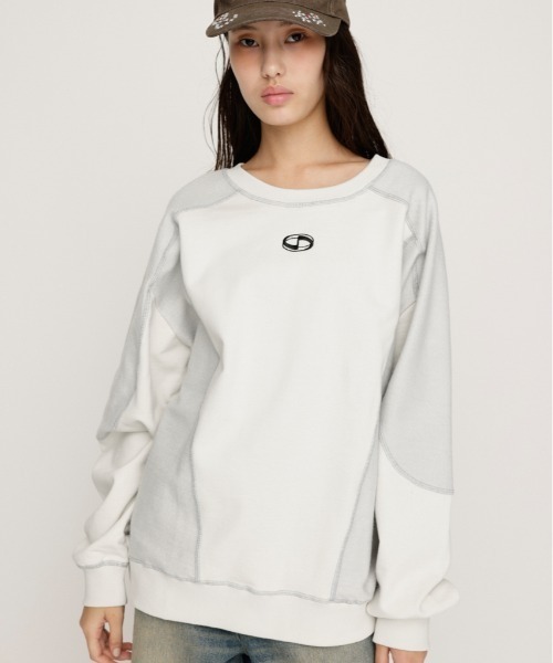 SLY（スライ）の「REVERSE SEAM SW TOPS リバース シーム スウェット トップス トレーナー プルオーバー 春服 秋服（スウェット・レディース・ピンク/ダークグレー/オフホワイト・FREE）」の2枚目の写真