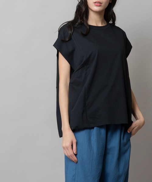 Munich(ミューニック)の「バックバルーントップス(Tシャツ/カットソー・レディース・オフホワイト/パープル/ブラック・FREE)」の2枚目の写真