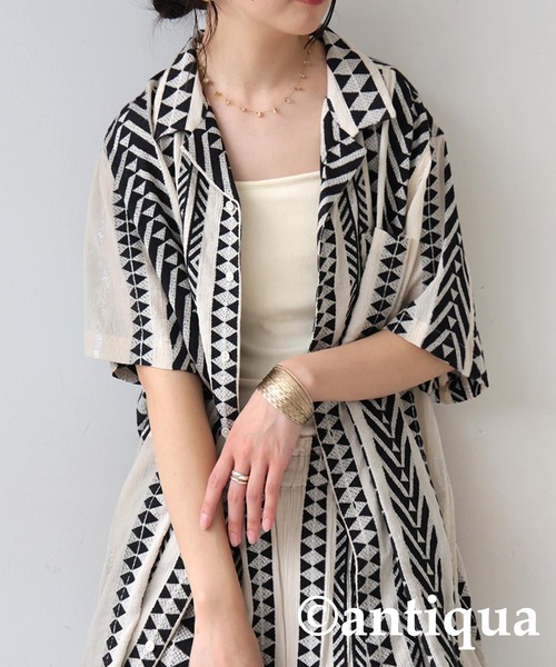 antiqua(アンティカ)の「エスニック柄シャツ(シャツ/ブラウス・レディース・ナチュラル/ブラック・R/P)」の1枚目の写真