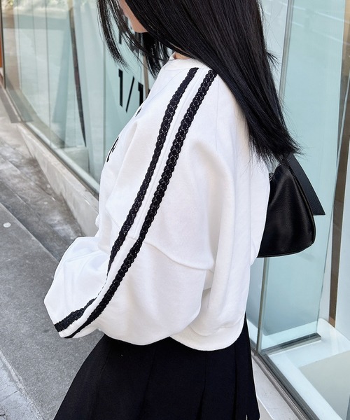 INGNI(イング)の「袖レースラインショートスウェットトップス(スウェット・レディース・ブラック×ホワイト/グレー×ホワイト/ホワイト×ブラック・M)」の6枚目の写真