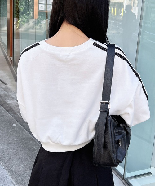 INGNI(イング)の「袖レースラインショートスウェットトップス(スウェット・レディース・ブラック×ホワイト/グレー×ホワイト/ホワイト×ブラック・M)」の7枚目の写真