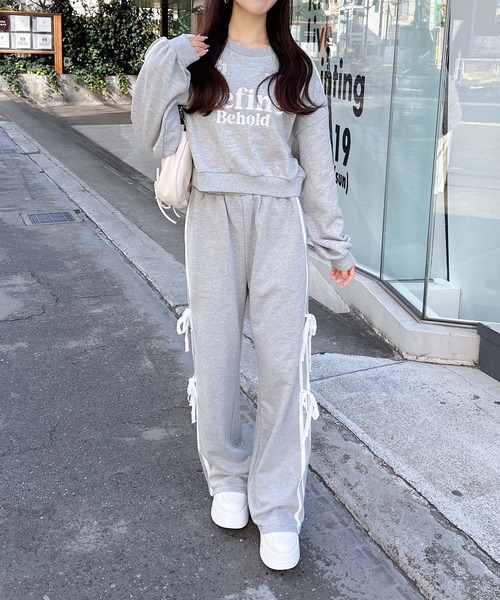 INGNI(イング)の「袖レースラインショートスウェットトップス(スウェット・レディース・ブラック×ホワイト/グレー×ホワイト/ホワイト×ブラック・M)」の19枚目の写真