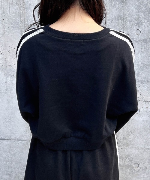 INGNI(イング)の「袖レースラインショートスウェットトップス(スウェット・レディース・ブラック×ホワイト/グレー×ホワイト/ホワイト×ブラック・M)」の4枚目の写真